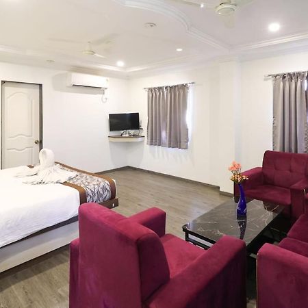 Hotel Jeet Paradise Phaltan Exterior foto
