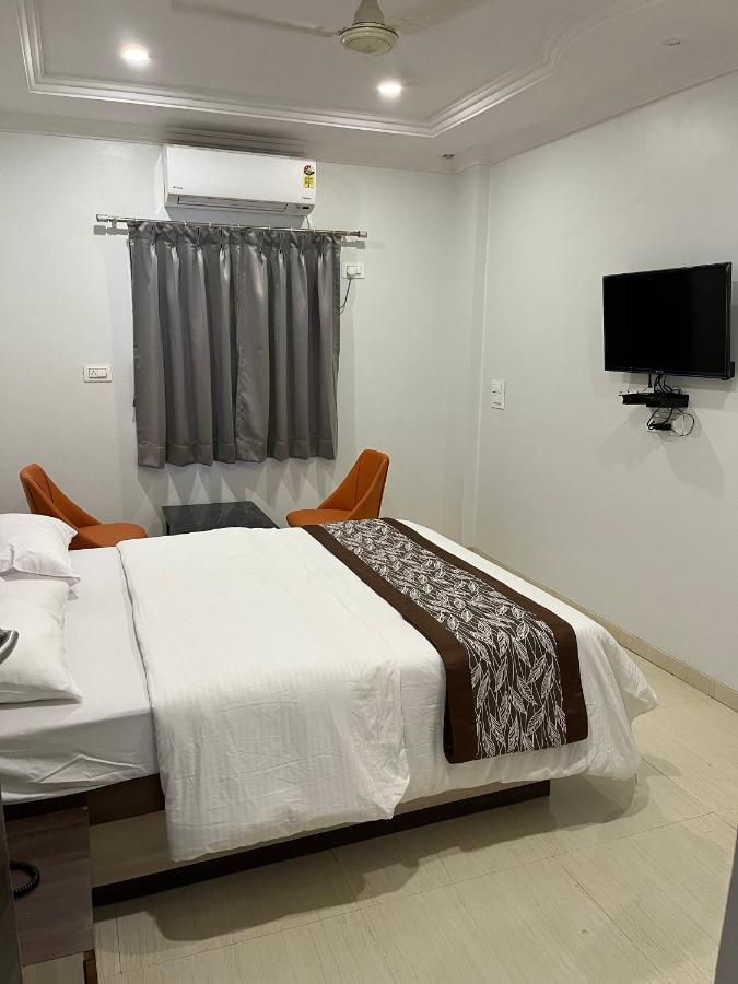 Hotel Jeet Paradise Phaltan Exterior foto