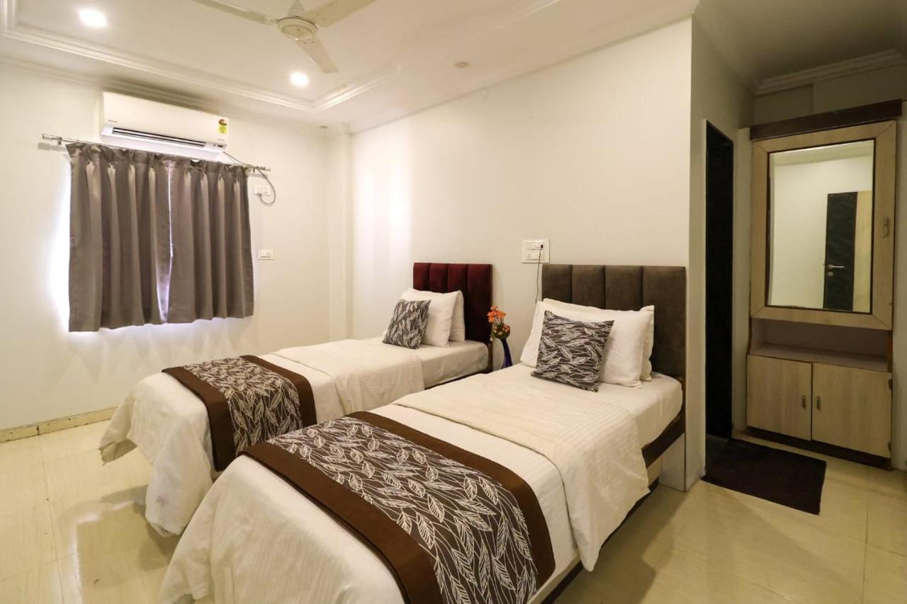 Hotel Jeet Paradise Phaltan Exterior foto