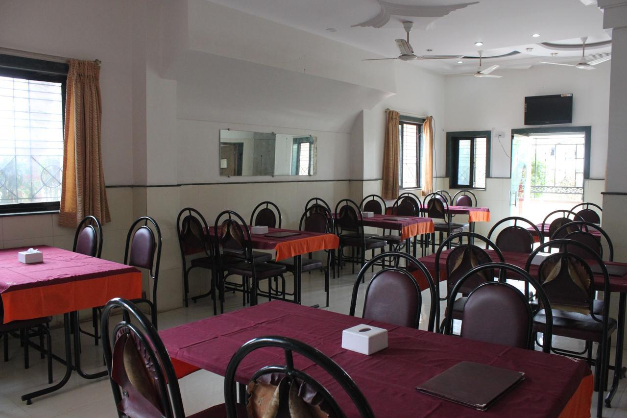 Hotel Jeet Paradise Phaltan Exterior foto